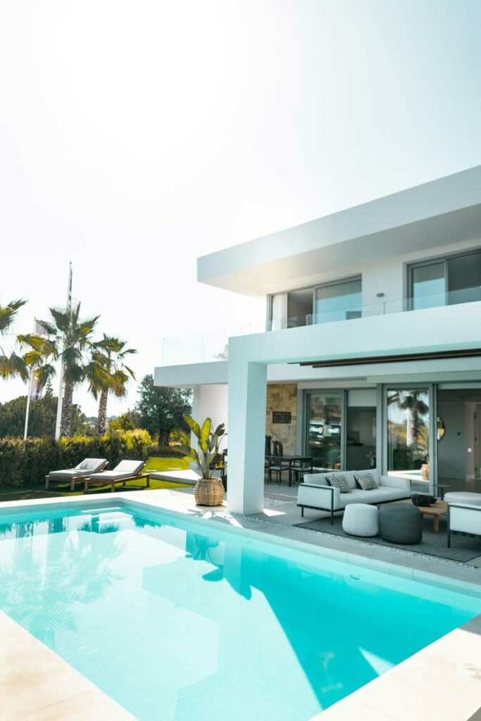Casa moderna con piscina